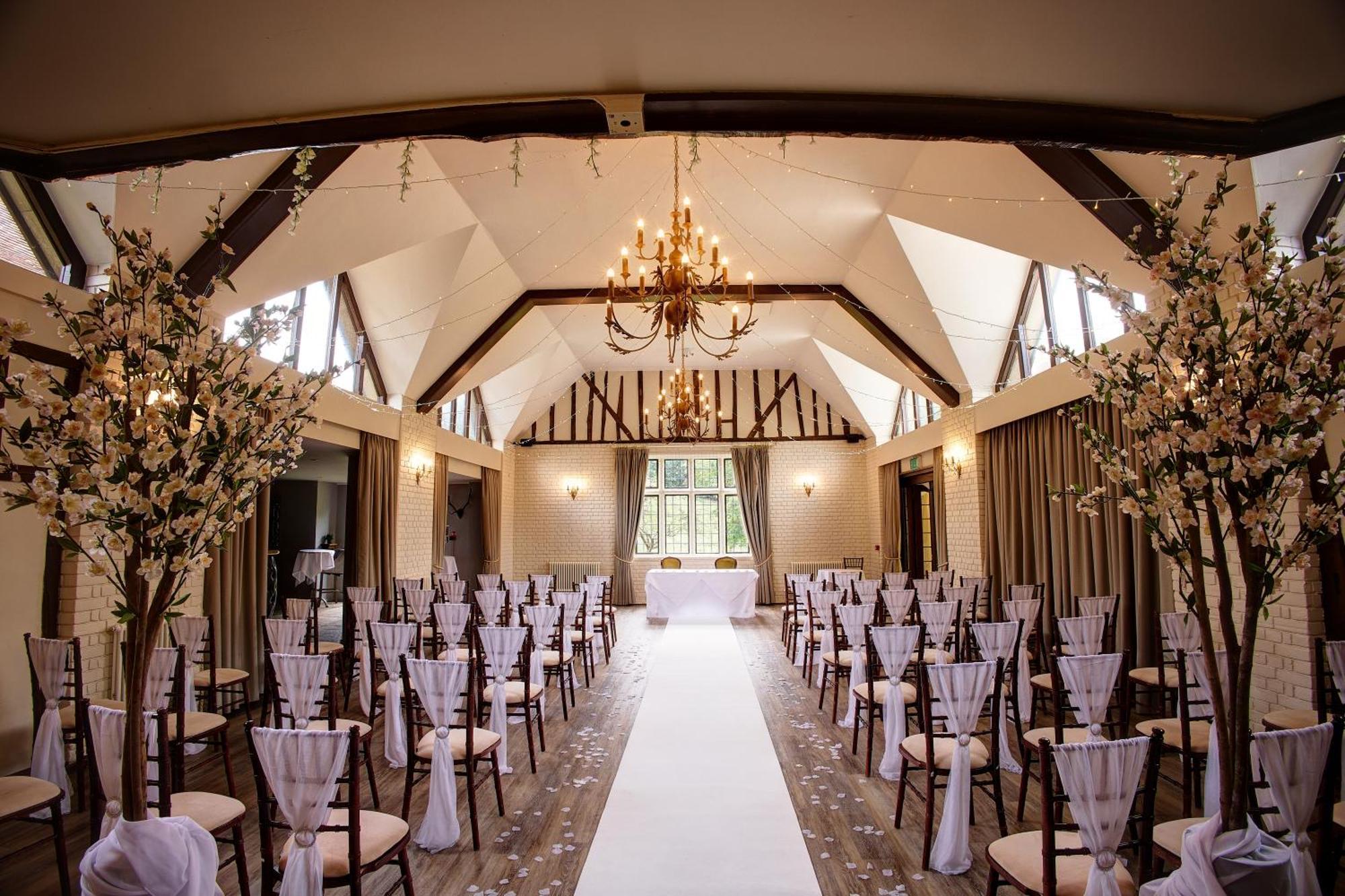 וודברידג' Seckford Hall Hotel & Spa מראה חיצוני תמונה