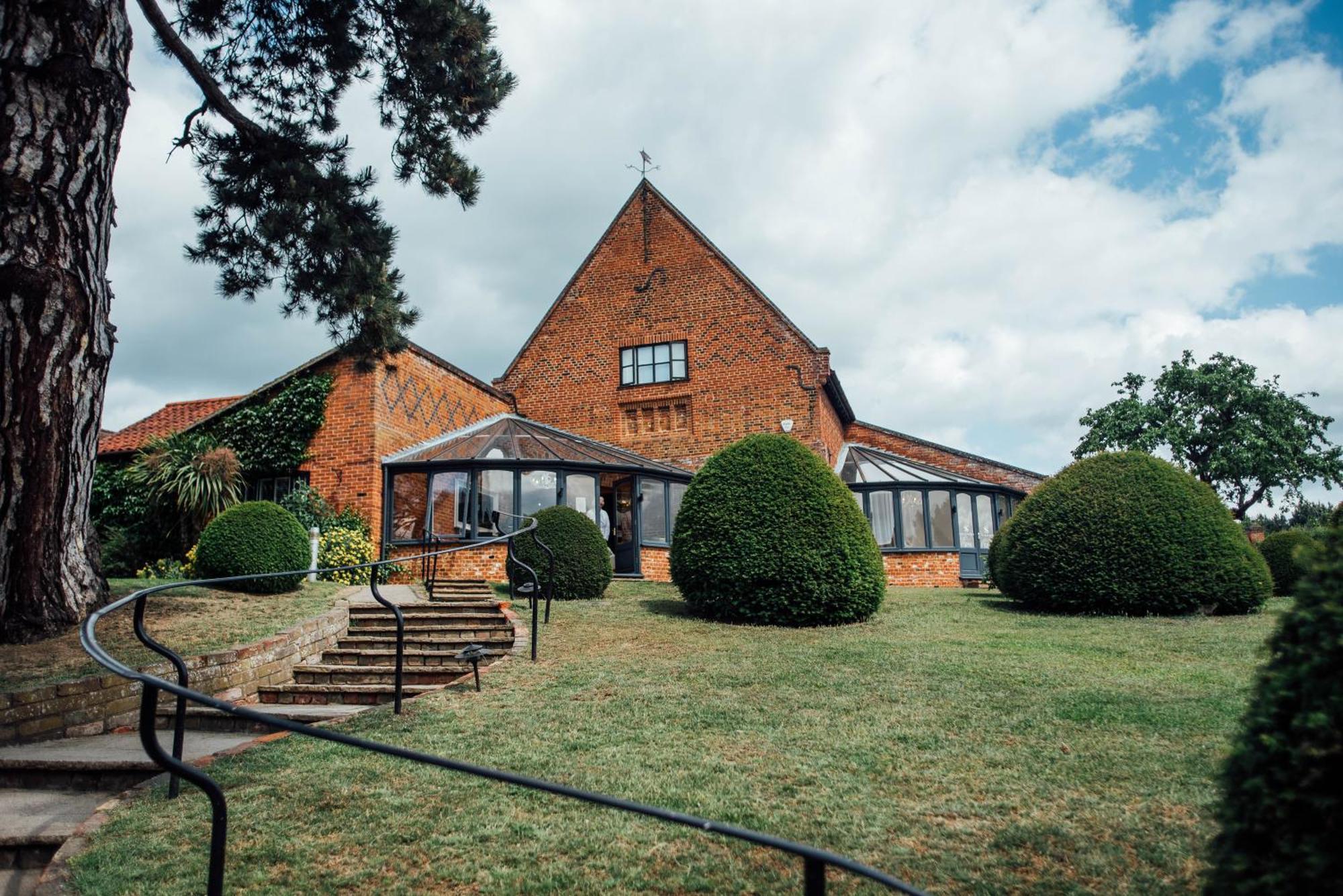 וודברידג' Seckford Hall Hotel & Spa מראה חיצוני תמונה